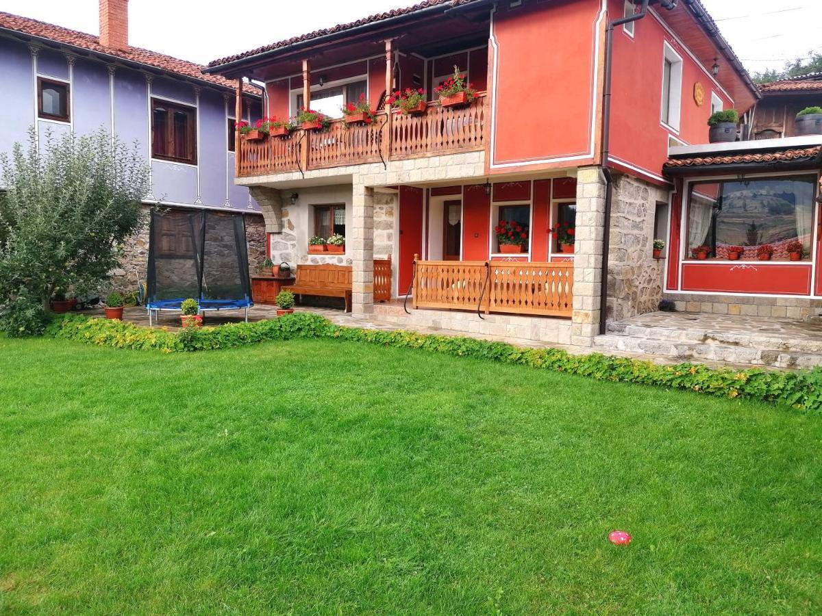 Радкината Къща Hotel Koprivshtitsa Eksteriør billede