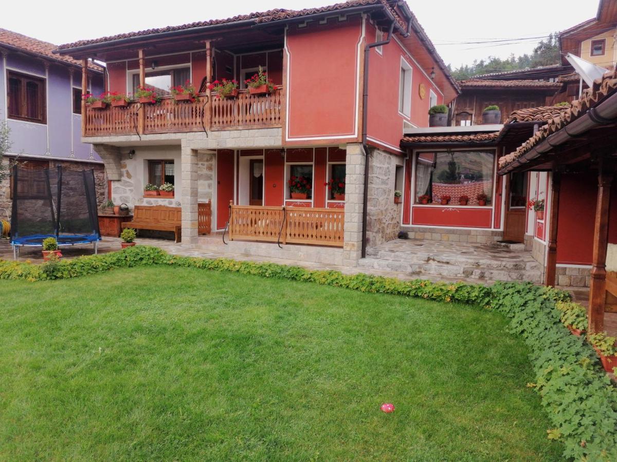 Радкината Къща Hotel Koprivshtitsa Eksteriør billede