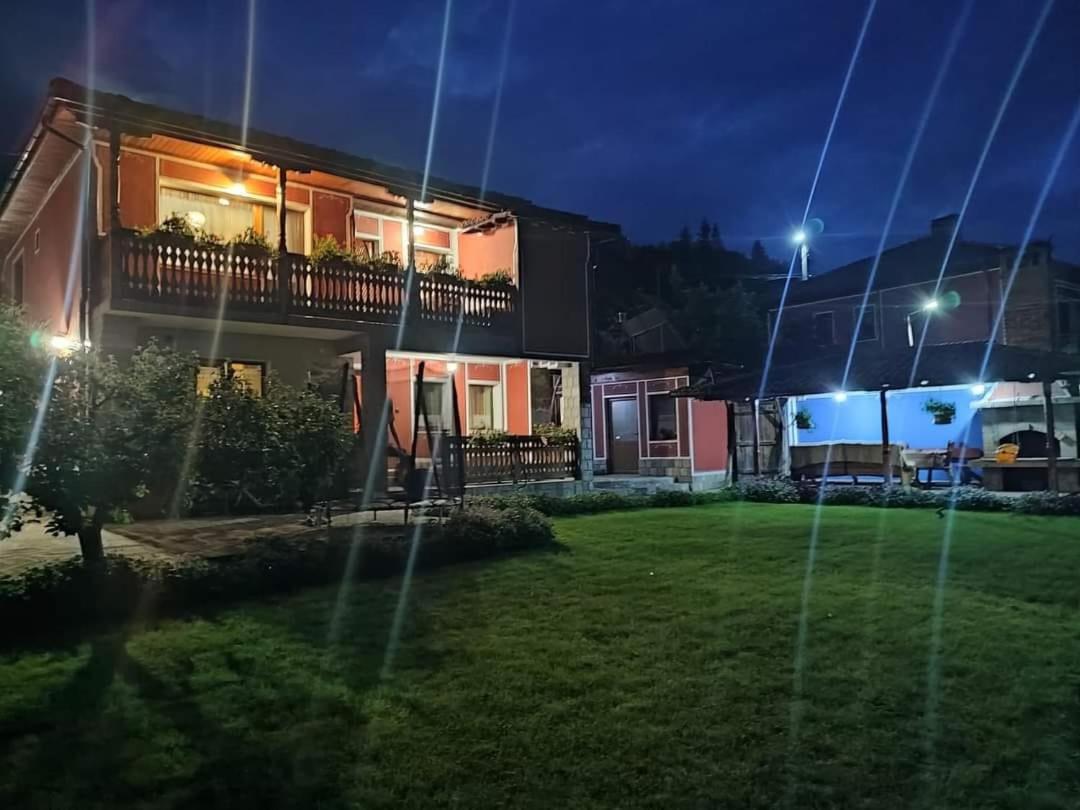 Радкината Къща Hotel Koprivshtitsa Eksteriør billede
