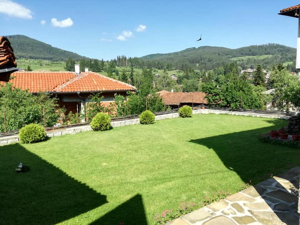 Радкината Къща Hotel Koprivshtitsa Eksteriør billede